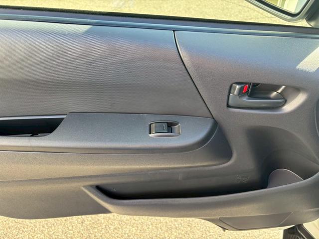 ハイエースバン ＤＸ　ＧＬパッケージ　純正ビルトインＥＴＣ　トヨタセーフティセンス　１ＧＤディーゼルターボエンジン　ステアリングスイッチ　前後同色バンパー　メッキグリル　メッキバックドアガーニッシュ　リヤコンビランプ　ホイールキャップ（51枚目）