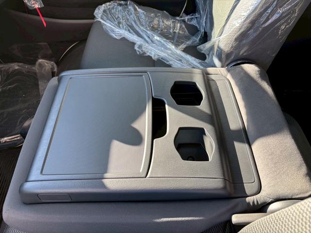 ハイエースバン ＤＸ　ＧＬパッケージ　純正ビルトインＥＴＣ　トヨタセーフティセンス　１ＧＤディーゼルターボエンジン　ステアリングスイッチ　前後同色バンパー　メッキグリル　メッキバックドアガーニッシュ　リヤコンビランプ　ホイールキャップ（54枚目）