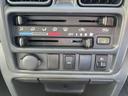 ＤＸ　パートタイム４ＷＤ・３ＡＴ・エアコン・パワステ・純正ＦＭ／ＡＭオーディオ・Ｗエアバック・ＡＢＳ・三方開・荷台マット・スペアタイヤ・ヘッドライトレベライザー・フロアゴムマット・ドアバイザー・スペアキー（63枚目）