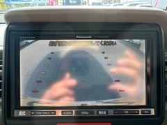 駐車時に後方がリアルタイム映像で確認できます。大型商業施設や立体駐車場での駐車時や、夜間のバック時に大活躍！運転スキルに関わらず、今や必須となった装備のひとつです！ 6