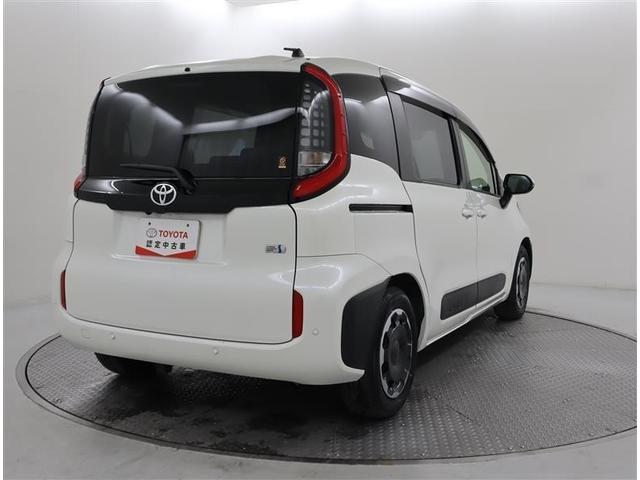 シエンタ ハイブリッドＺ　フルセグ　メモリーナビ　ＤＶＤ再生　ミュージックプレイヤー接続可　バックカメラ　衝突被害軽減システム　ＥＴＣ　ドラレコ　両側電動スライド　ＬＥＤヘッドランプ　ウオークスルー　乗車定員７人　３列シート（6枚目）