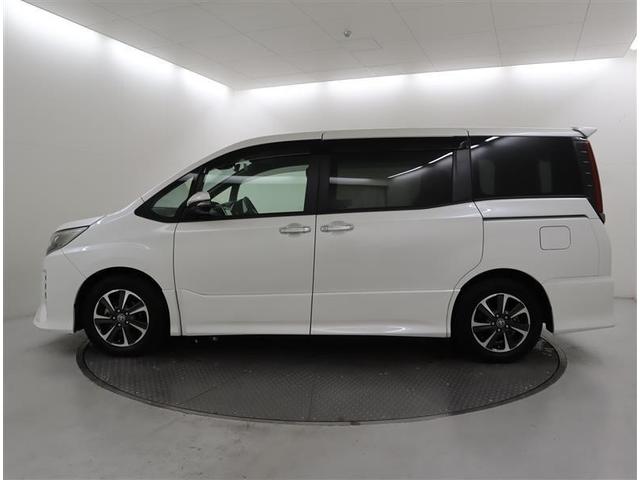 ノア Si ダブルバイビーII フルセグ メモリーナビ DVD再生 ミュージックプレイヤー接続可 バックカメラ 衝突被害軽減システム ETC ドラレコ 両側電動スライド LEDヘッドランプ ウオークスルー 乗車定員7人 3列シート(3枚目)