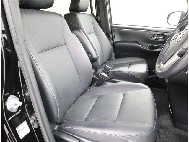 運転席に座り視界の状態確認をお願い致します。