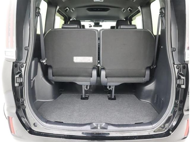 トランクスペースの確認もお願いいたします。サードシートの跳ね上げ操作もしてみてください