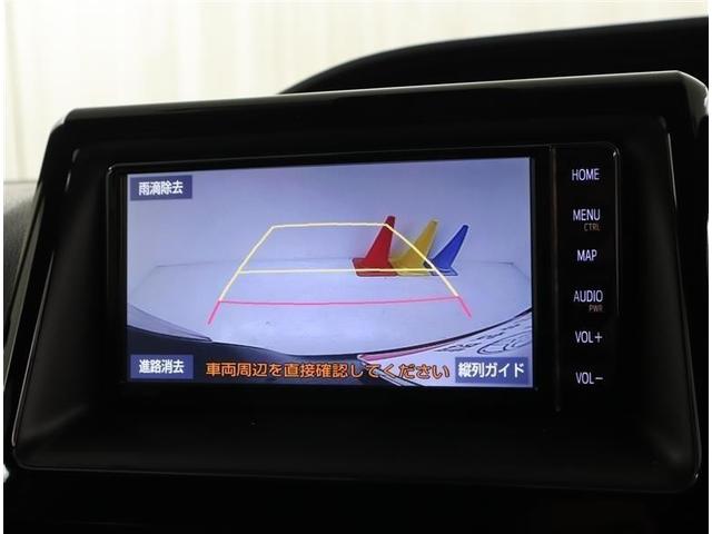 バックカメラ付きで車庫入れらくらく！！目視確認もお忘れなく！！