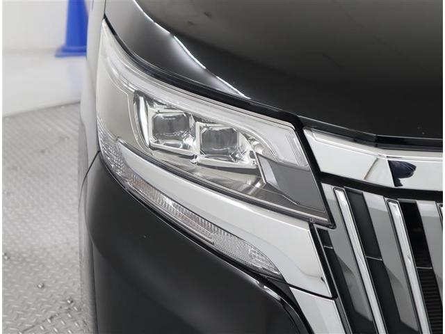 ヘットライトのデザインもかっこいいですね！！