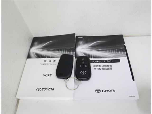 ヴォクシー ハイブリッドＳ－Ｚ　フルセグ　メモリーナビ　ＤＶＤ再生　ミュージックプレイヤー接続可　後席モニター　バックカメラ　衝突被害軽減システム　ＥＴＣ　両側電動スライド　ＬＥＤヘッドランプ　ウオークスルー　乗車定員７人　記録簿（40枚目）