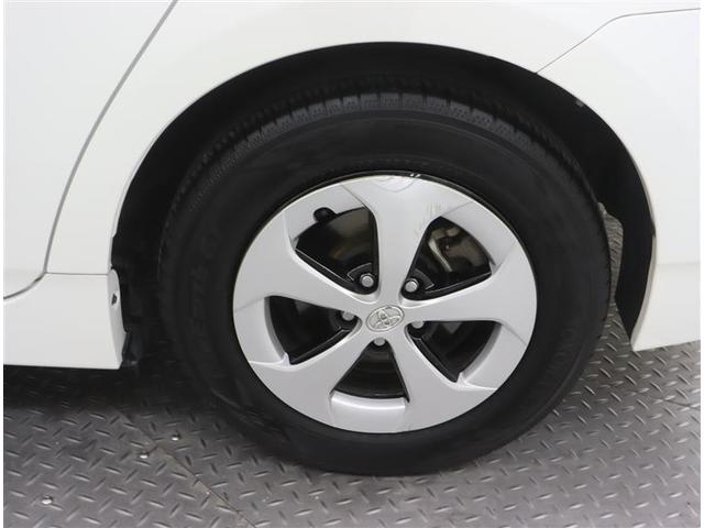 プリウス Ｇ　フルセグ　メモリーナビ　ＤＶＤ再生　ミュージックプレイヤー接続可　バックカメラ　ＥＴＣ　ＨＩＤヘッドライト　ワンオーナー　記録簿（31枚目）