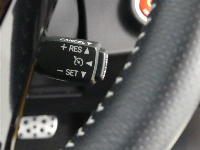 レーダークルーズコントロール（全車速追従機能付）付きです。車速に応じて追従支援してくれるので、ロングドライブも快適です。詳細は販売店スタッフまでおたずねください。