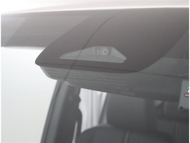 ノア ハイブリッドＳ－Ｚ　フルセグ　メモリーナビ　ＤＶＤ再生　バックカメラ　衝突被害軽減システム　ＥＴＣ　ドラレコ　両側電動スライド　ＬＥＤヘッドランプ　乗車定員７人　３列シート　ワンオーナー（9枚目）