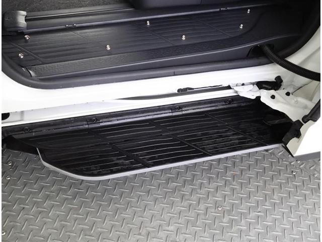 ノア ハイブリッドＳ－Ｚ　フルセグ　メモリーナビ　ＤＶＤ再生　バックカメラ　衝突被害軽減システム　ＥＴＣ　ドラレコ　両側電動スライド　ＬＥＤヘッドランプ　乗車定員７人　３列シート　ワンオーナー（23枚目）