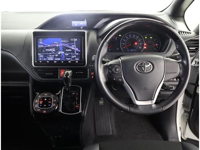 ノア Ｓｉ　ダブルバイビーＩＩＩ　フルセグ　メモリーナビ　ＤＶＤ再生　バックカメラ　衝突被害軽減システム　ＥＴＣ　両側電動スライド　ＬＥＤヘッドランプ　ウオークスルー　乗車定員８人　３列シート　ワンオーナー　フルエアロ（4枚目）