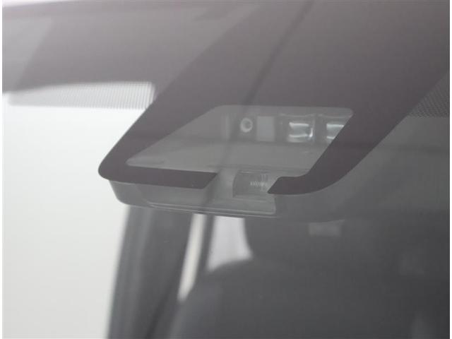 ノア Ｓｉ　ダブルバイビーＩＩＩ　フルセグ　メモリーナビ　ＤＶＤ再生　バックカメラ　衝突被害軽減システム　ＥＴＣ　両側電動スライド　ＬＥＤヘッドランプ　ウオークスルー　乗車定員８人　３列シート　ワンオーナー　フルエアロ（9枚目）