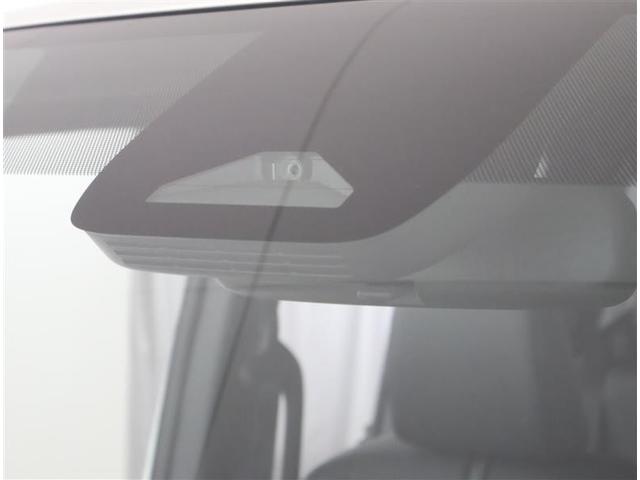 ノア ハイブリッドＳ－Ｚ　フルセグ　メモリーナビ　ＤＶＤ再生　後席モニター　バックカメラ　衝突被害軽減システム　ＥＴＣ　両側電動スライド　ＬＥＤヘッドランプ　乗車定員７人　３列シート　ワンオーナー（9枚目）