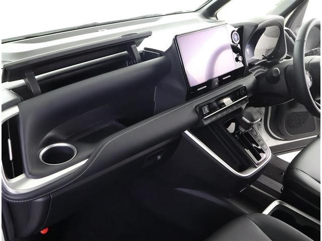 ノア ハイブリッドＳ－Ｚ　フルセグ　メモリーナビ　ＤＶＤ再生　後席モニター　バックカメラ　衝突被害軽減システム　ＥＴＣ　両側電動スライド　ＬＥＤヘッドランプ　乗車定員７人　３列シート　ワンオーナー（29枚目）