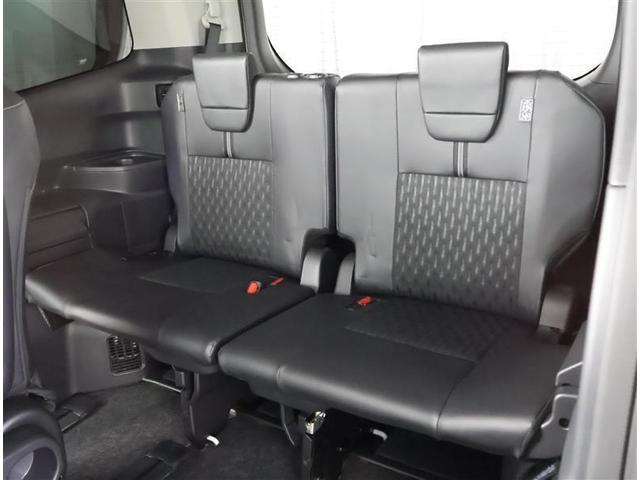 �R��ڃV�[�g���Ђ�т�Ƃ����X�y�[�X���m�ۂ��Ă��܂��B��l���ł̂��o�������΂�����ł��I