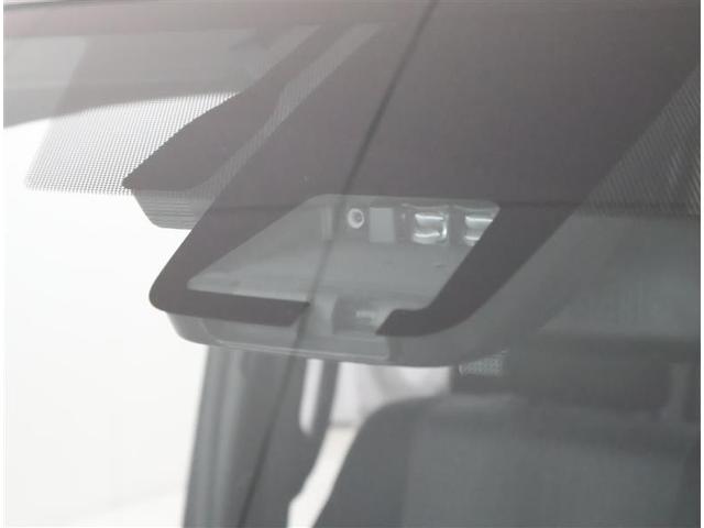 ヴォクシー ハイブリッドZS 煌II フルセグ メモリーナビ DVD再生 バックカメラ 衝突被害軽減システム ETC ドラレコ 両側電動スライド LEDヘッドランプ 乗車定員7人 3列シート ワンオーナー フルエアロ(9枚目)