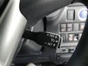 レーダークルーズコントロール(全車速追従機能付)付きです。車速に応じて追従支援してくれるので、ロングドライブも快適です。詳細は販売店スタッフまでおたずねください。