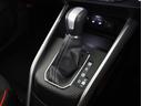 親しみやすいシフトです。 坂道や信号の多い日本では操作が簡単でいいです。 シフトチェンジしやすい所に配置されているので操作し易いですよ。