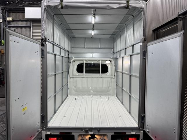 ＬＥＤ作業灯付き！夜間の仕事も安心です。