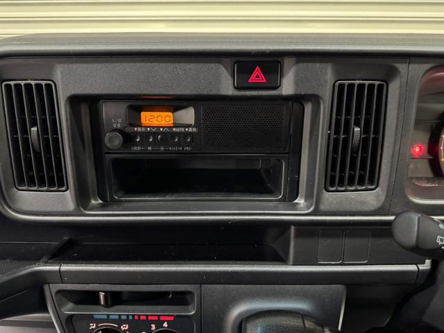 スピーカー内蔵型、ＡＭ／ＦＭラジオ！