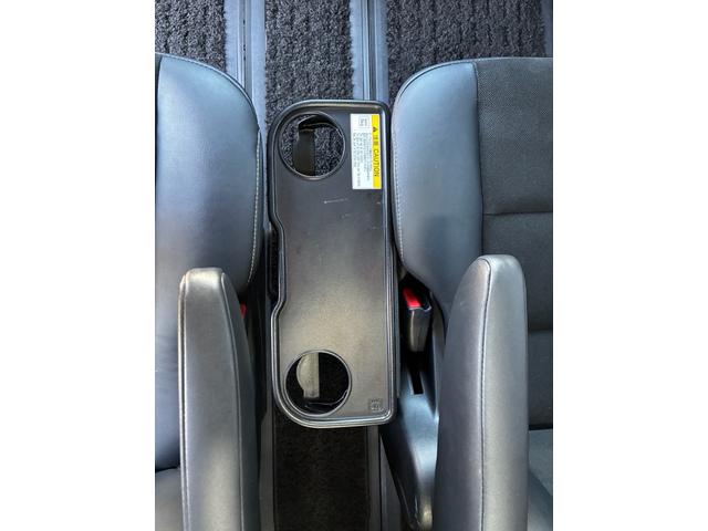 ノア ハイブリッドＳｉ　ダブルバイビー　カロッツェリア　１０インチナビ　１３インチフリップダウンモニター　ＥＴＣ　両側パワースライドドア　Ｂｌｕｅｔｏｏｔｈオーディオ　レーダー探知機　コーナーセンサー　ドライブレコーダー　シートヒーター（18枚目）