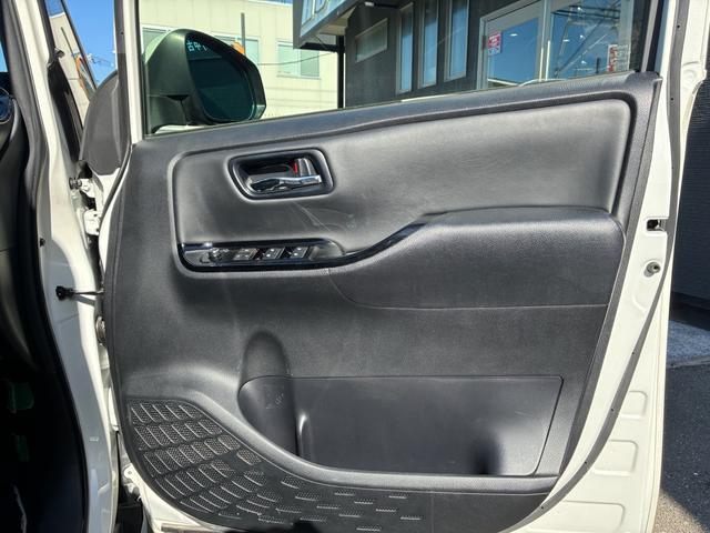 ノア ハイブリッドＳｉ　ダブルバイビー　カロッツェリア　１０インチナビ　１３インチフリップダウンモニター　ＥＴＣ　両側パワースライドドア　Ｂｌｕｅｔｏｏｔｈオーディオ　レーダー探知機　コーナーセンサー　ドライブレコーダー　シートヒーター（32枚目）