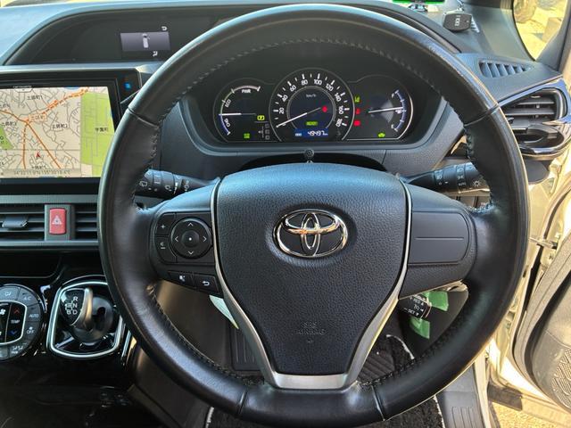 ノア ハイブリッドＳｉ　ダブルバイビー　カロッツェリア　１０インチナビ　１３インチフリップダウンモニター　ＥＴＣ　両側パワースライドドア　Ｂｌｕｅｔｏｏｔｈオーディオ　レーダー探知機　コーナーセンサー　ドライブレコーダー　シートヒーター（35枚目）