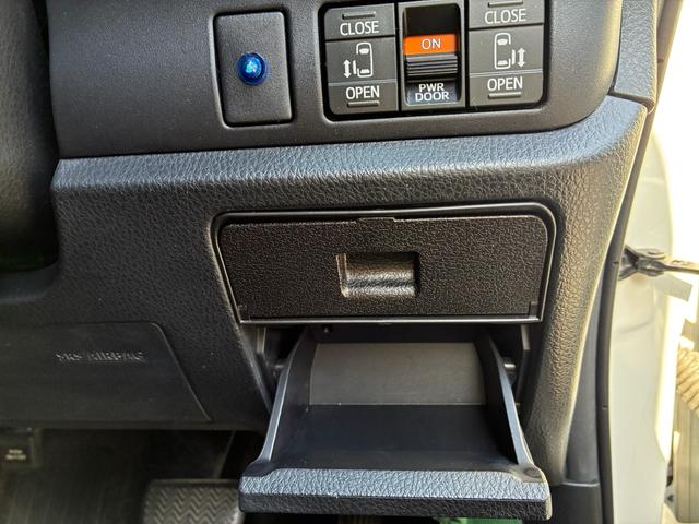 ノア ハイブリッドＳｉ　ダブルバイビー　カロッツェリア　１０インチナビ　１３インチフリップダウンモニター　ＥＴＣ　両側パワースライドドア　Ｂｌｕｅｔｏｏｔｈオーディオ　レーダー探知機　コーナーセンサー　ドライブレコーダー　シートヒーター（40枚目）