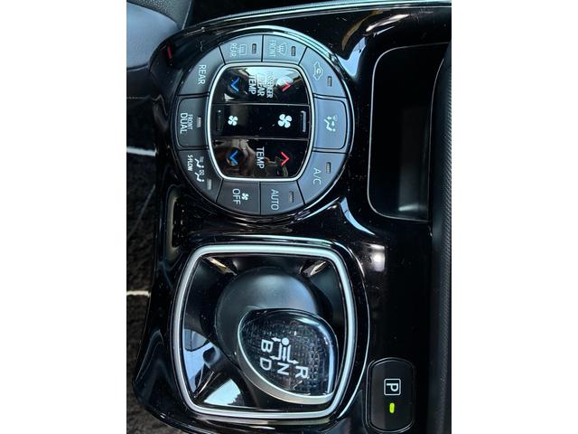 ノア ハイブリッドＳｉ　ダブルバイビー　カロッツェリア　１０インチナビ　１３インチフリップダウンモニター　ＥＴＣ　両側パワースライドドア　Ｂｌｕｅｔｏｏｔｈオーディオ　レーダー探知機　コーナーセンサー　ドライブレコーダー　シートヒーター（43枚目）