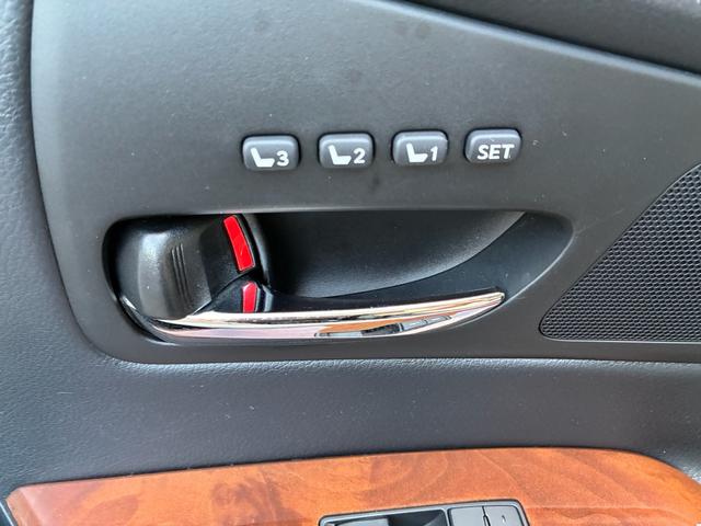 ＲＸ ＲＸ４５０ｈ　バージョンＬ　現行仕様３眼ＬＥＤヘッドライト＆テールランプ　シーケンシャルウインカー　黒革シート　サンルーフ　Ｂｌｕｅｔｏｏｔｈオーディオ　バック＆サイドカメラ　シートヒーター＆ベンチレーション（21枚目）