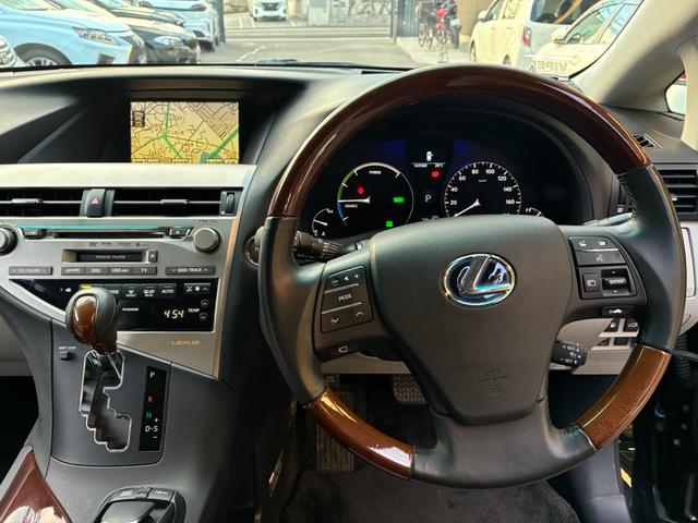 ＲＸ ＲＸ４５０ｈ　バージョンＬ　現行仕様３眼ＬＥＤヘッドライト＆テールランプ　シーケンシャルウインカー　黒革シート　サンルーフ　Ｂｌｕｅｔｏｏｔｈオーディオ　バック＆サイドカメラ　シートヒーター＆ベンチレーション（23枚目）