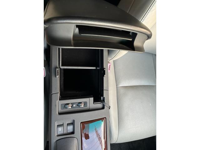 ＲＸ ＲＸ４５０ｈ　バージョンＬ　現行仕様３眼ＬＥＤヘッドライト＆テールランプ　シーケンシャルウインカー　黒革シート　サンルーフ　Ｂｌｕｅｔｏｏｔｈオーディオ　バック＆サイドカメラ　シートヒーター＆ベンチレーション（35枚目）
