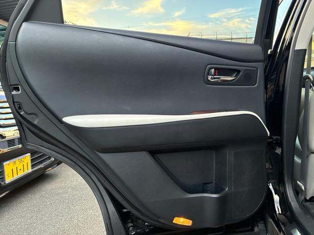 ＲＸ ＲＸ４５０ｈ　バージョンＬ　現行仕様３眼ＬＥＤヘッドライト＆テールランプ　シーケンシャルウインカー　黒革シート　サンルーフ　Ｂｌｕｅｔｏｏｔｈオーディオ　バック＆サイドカメラ　シートヒーター＆ベンチレーション（42枚目）