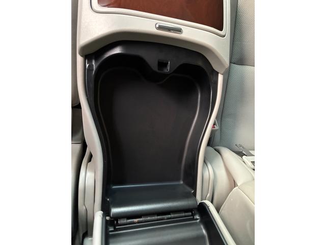 ＲＸ ＲＸ４５０ｈ　バージョンＬ　現行仕様３眼ＬＥＤヘッドライト＆テールランプ　シーケンシャルウインカー　黒革シート　サンルーフ　Ｂｌｕｅｔｏｏｔｈオーディオ　バック＆サイドカメラ　シートヒーター＆ベンチレーション（48枚目）