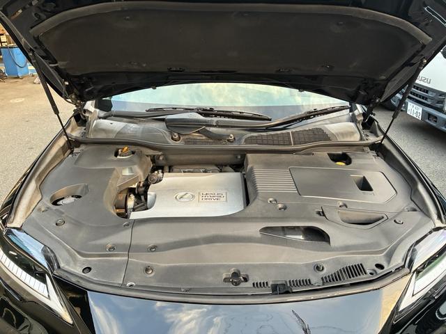 ＲＸ ＲＸ４５０ｈ　バージョンＬ　現行仕様３眼ＬＥＤヘッドライト＆テールランプ　シーケンシャルウインカー　黒革シート　サンルーフ　Ｂｌｕｅｔｏｏｔｈオーディオ　バック＆サイドカメラ　シートヒーター＆ベンチレーション（60枚目）