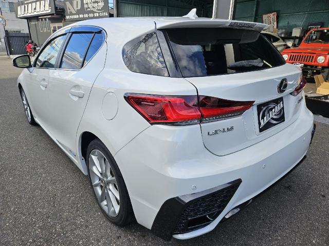 ＣＴ ＣＴ２００ｈ　バージョンＬ　３眼ＬＥＤヘッドライト　電動サンルーフ　シーケンシャルウインカー　パワーシート　シートヒーター　クルーズコントロール　ＥＴＣ　サンルーフ　Ｂｌｕｅｔｏｏｔｈ　バックカメラ　革シート　クリアランスソナー（3枚目）