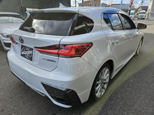 ＣＴ ＣＴ２００ｈ　バージョンＬ　３眼ＬＥＤヘッドライト　電動サンルーフ　シーケンシャルウインカー　パワーシート　シートヒーター　クルーズコントロール　ＥＴＣ　サンルーフ　Ｂｌｕｅｔｏｏｔｈ　バックカメラ　革シート　クリアランスソナー（5枚目）