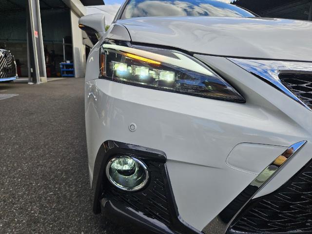 ＣＴ ＣＴ２００ｈ　バージョンＬ　３眼ＬＥＤヘッドライト　電動サンルーフ　シーケンシャルウインカー　パワーシート　シートヒーター　クルーズコントロール　ＥＴＣ　サンルーフ　Ｂｌｕｅｔｏｏｔｈ　バックカメラ　革シート　クリアランスソナー（10枚目）