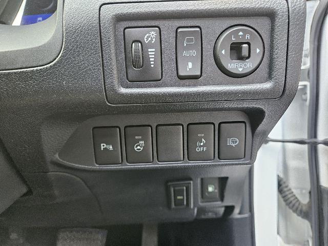 ＣＴ ＣＴ２００ｈ　バージョンＬ　３眼ＬＥＤヘッドライト　電動サンルーフ　シーケンシャルウインカー　パワーシート　シートヒーター　クルーズコントロール　ＥＴＣ　サンルーフ　Ｂｌｕｅｔｏｏｔｈ　バックカメラ　革シート　クリアランスソナー（25枚目）