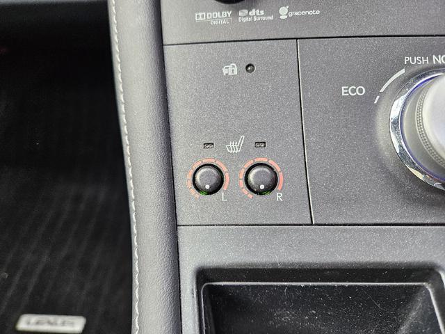 ＣＴ ＣＴ２００ｈ　バージョンＬ　３眼ＬＥＤヘッドライト　電動サンルーフ　シーケンシャルウインカー　パワーシート　シートヒーター　クルーズコントロール　ＥＴＣ　サンルーフ　Ｂｌｕｅｔｏｏｔｈ　バックカメラ　革シート　クリアランスソナー（30枚目）