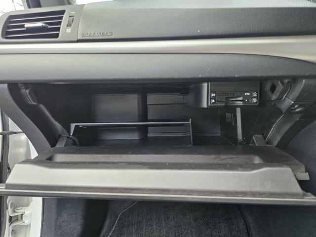 ＣＴ ＣＴ２００ｈ　バージョンＬ　３眼ＬＥＤヘッドライト　電動サンルーフ　シーケンシャルウインカー　パワーシート　シートヒーター　クルーズコントロール　ＥＴＣ　サンルーフ　Ｂｌｕｅｔｏｏｔｈ　バックカメラ　革シート　クリアランスソナー（37枚目）