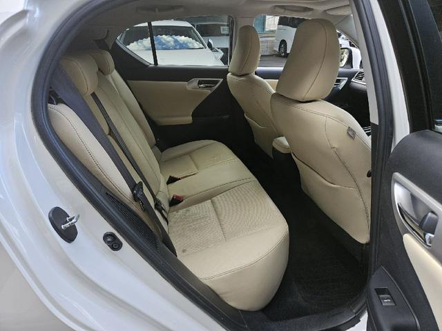 ＣＴ ＣＴ２００ｈ　バージョンＬ　３眼ＬＥＤヘッドライト　電動サンルーフ　シーケンシャルウインカー　パワーシート　シートヒーター　クルーズコントロール　ＥＴＣ　サンルーフ　Ｂｌｕｅｔｏｏｔｈ　バックカメラ　革シート　クリアランスソナー（42枚目）