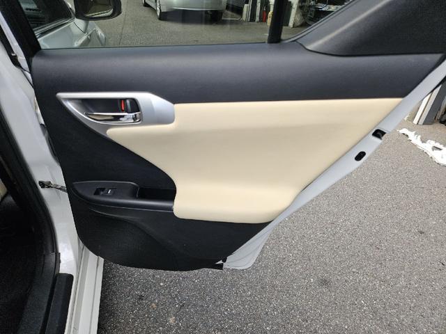 ＣＴ ＣＴ２００ｈ　バージョンＬ　３眼ＬＥＤヘッドライト　電動サンルーフ　シーケンシャルウインカー　パワーシート　シートヒーター　クルーズコントロール　ＥＴＣ　サンルーフ　Ｂｌｕｅｔｏｏｔｈ　バックカメラ　革シート　クリアランスソナー（43枚目）