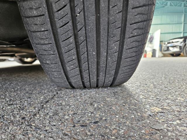 ＣＴ ＣＴ２００ｈ　バージョンＬ　３眼ＬＥＤヘッドライト　電動サンルーフ　シーケンシャルウインカー　パワーシート　シートヒーター　クルーズコントロール　ＥＴＣ　サンルーフ　Ｂｌｕｅｔｏｏｔｈ　バックカメラ　革シート　クリアランスソナー（53枚目）