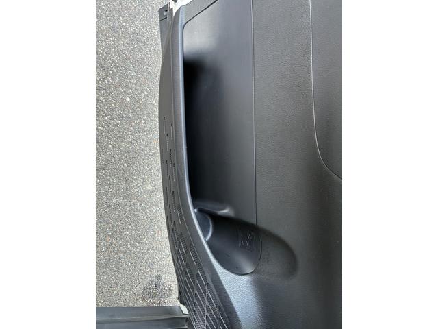 ヴォクシー ZS アルパイン11インチナビ ドライブレコーダー 16インチアルミホイール 両側電動パワースライドドア Bluetooth ミラー型GPSレーダー探知機 バックカメラ コーナーセンサーETC(40枚目)