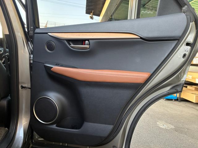 NX NX300h Iパッケージ レザーシートヒーター&クーラー パノラマルーフ 3眼LEDヘッドライト パワーバックドア RAYS20AW(51枚目)