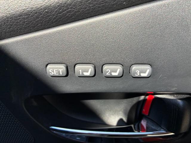 RX RX450h バージョンL 3眼LEDヘッドライト シーケンシャルウインカー Bluetoothオーディオ クルーズコントロール バックカメラ ETC パワーバックドア パワーバックドア サンルーフ 革シート(19枚目)