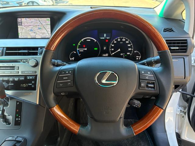 RX RX450h バージョンL 3眼LEDヘッドライト シーケンシャルウインカー Bluetoothオーディオ クルーズコントロール バックカメラ ETC パワーバックドア パワーバックドア サンルーフ 革シート(23枚目)