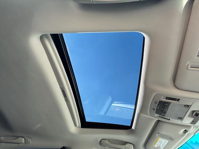 RX RX450h バージョンL 3眼LEDヘッドライト シーケンシャルウインカー Bluetoothオーディオ クルーズコントロール バックカメラ ETC パワーバックドア パワーバックドア サンルーフ 革シート(32枚目)